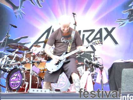 Anthrax op Waldrock 2003 foto