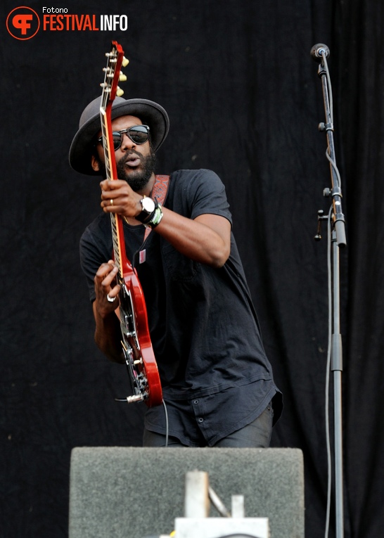 Gary Clark Jr. op Pinkpop 2016 - Vrijdag foto