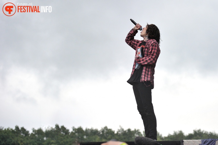 Bring Me The Horizon op Pinkpop 2016 - Zondag foto