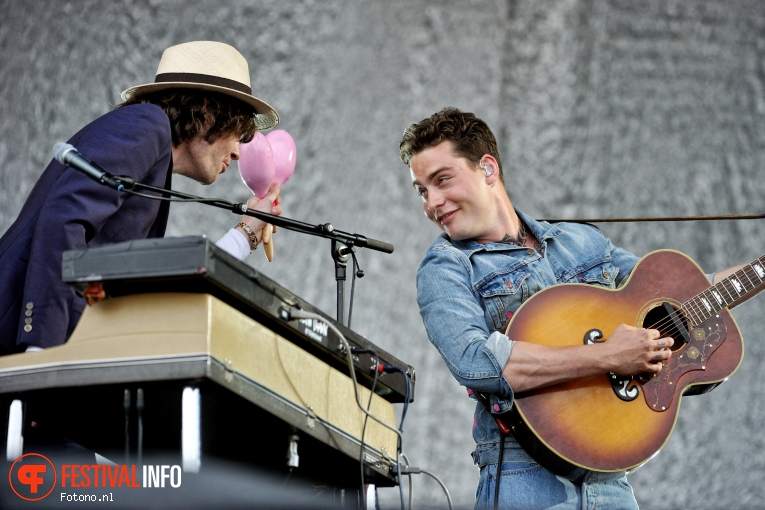 Douwe Bob op Pinkpop 2016 - Zondag foto