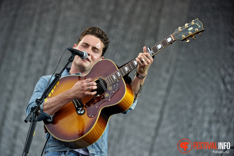 Douwe Bob op Pinkpop 2016 - Zondag foto