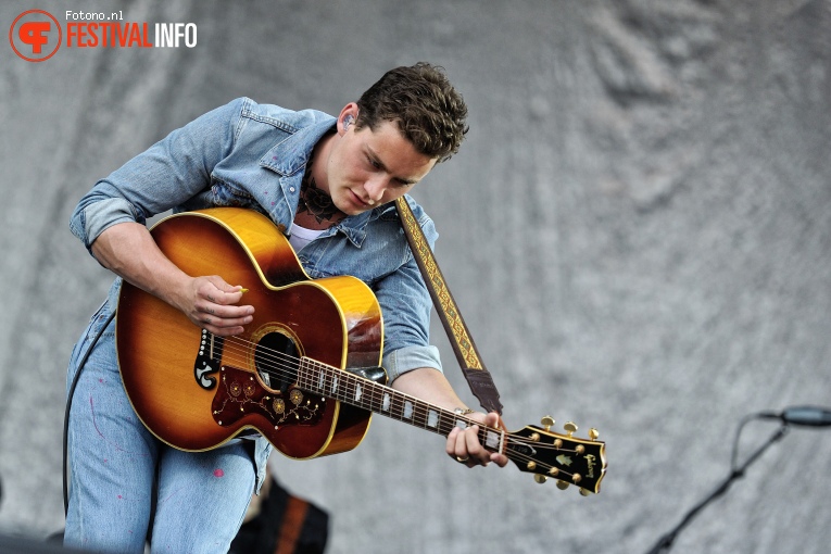 Douwe Bob op Pinkpop 2016 - Zondag foto