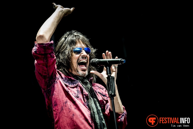 Foreigner op Graspop Metal Meeting 2016, dag 1 foto