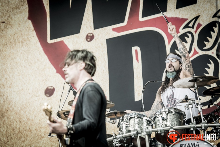 The Winery Dogs op Graspop Metal Meeting 2016, dag 1 foto