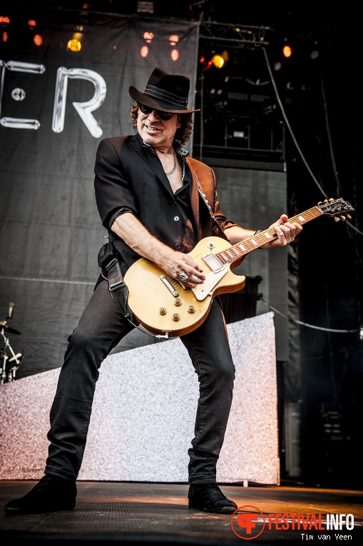 Foreigner op Graspop Metal Meeting 2016, dag 1 foto