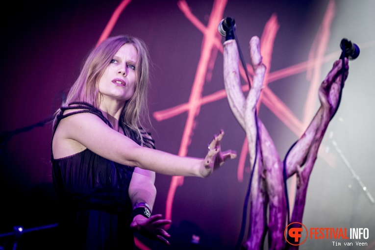 Myrkur op Graspop Metal Meeting 2016, dag 1 foto