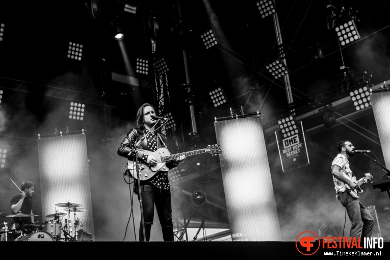 Two Door Cinema Club op Best Kept Secret 2016 - Zondag foto