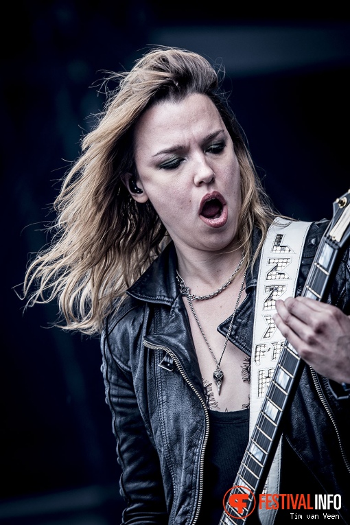 Halestorm op Graspop Metal Meeting 2016 dag 2 foto