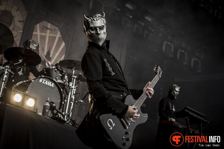 Ghost op Graspop Metal Meeting 2016 dag 2 foto