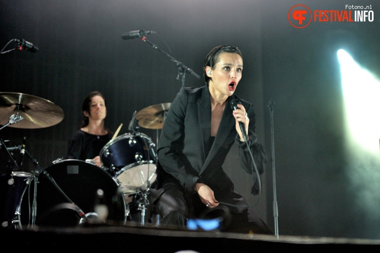 Savages op Down The Rabbit Hole 2016 - Zaterdag foto