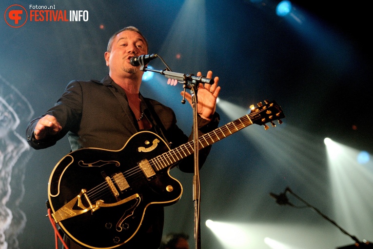 Fun Lovin' Criminals op Down The Rabbit Hole 2016 - Zondag foto