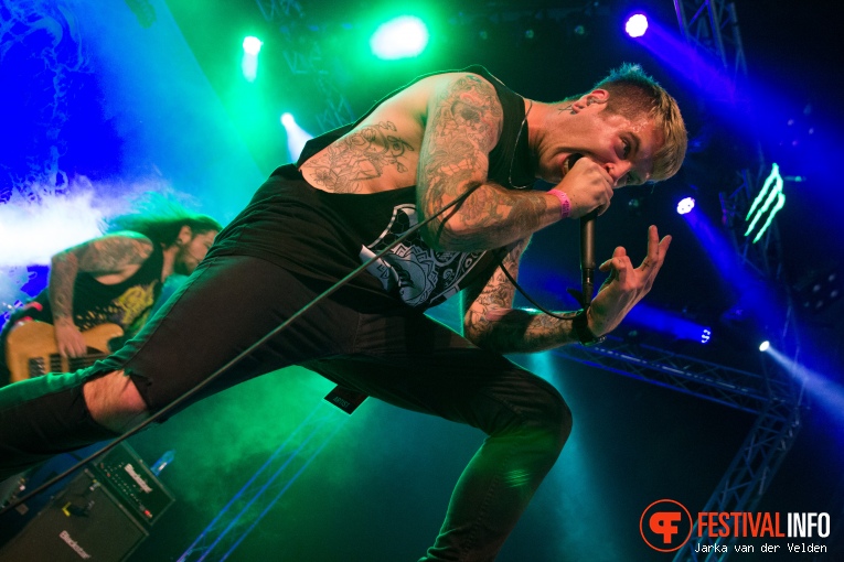 Bury Tomorrow op Jera On Air 2016 - Vrijdag foto