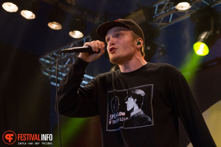 Neck Deep op Jera On Air 2016 - Zaterdag foto