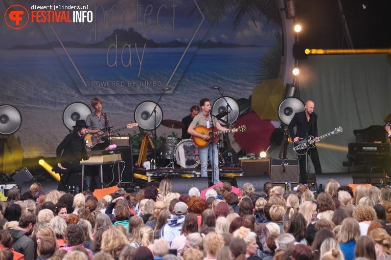 Douwe Bob op Share A Perfect Day 2016 foto