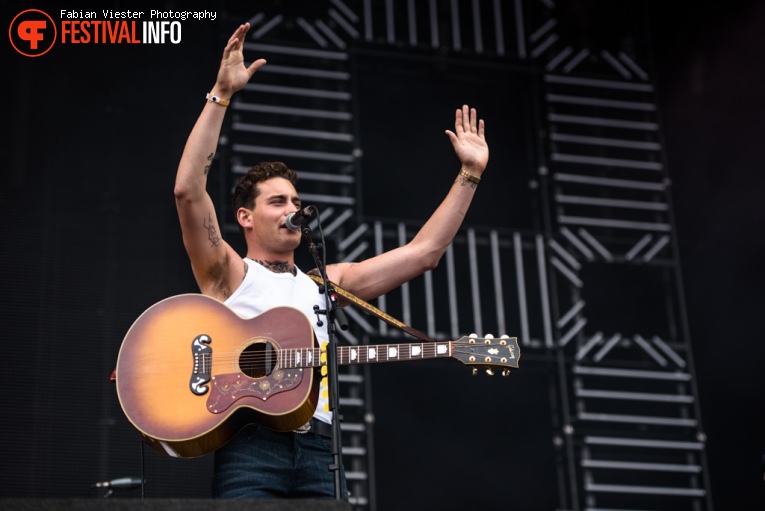 Douwe Bob op Concert at Sea 2016 - Vrijdag foto