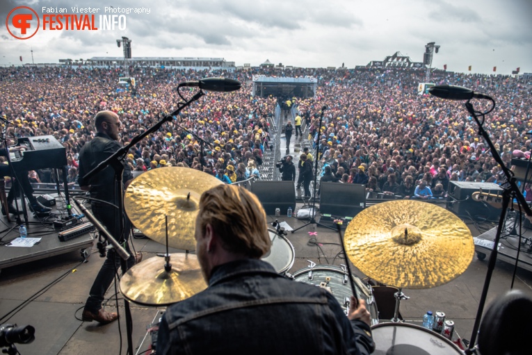 Douwe Bob op Concert at Sea 2016 - Vrijdag foto