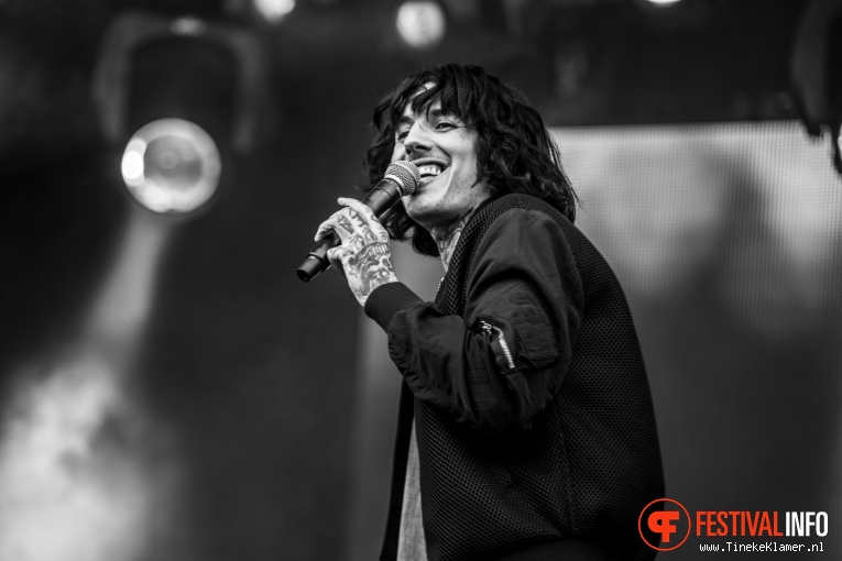 Bring Me The Horizon op Rock Werchter 2016 - Vrijdag foto