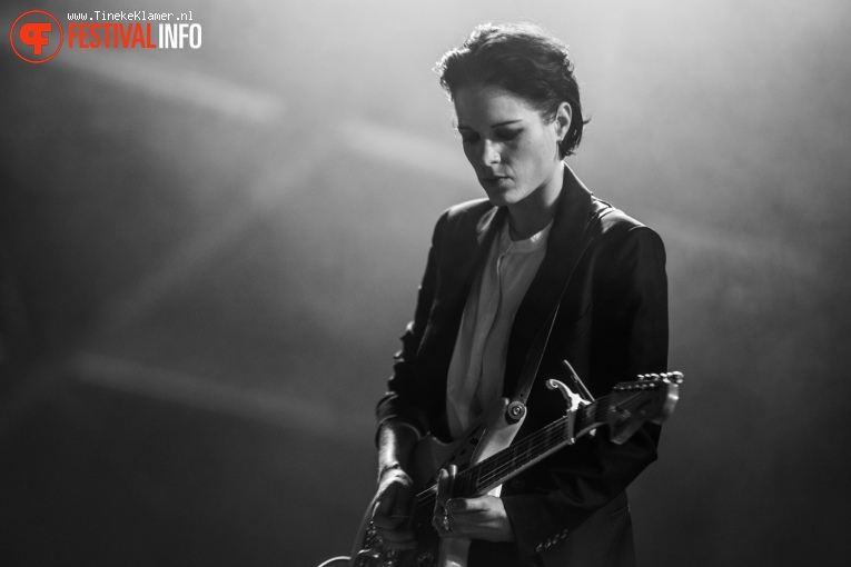 Savages op Rock Werchter 2016 - Zaterdag foto