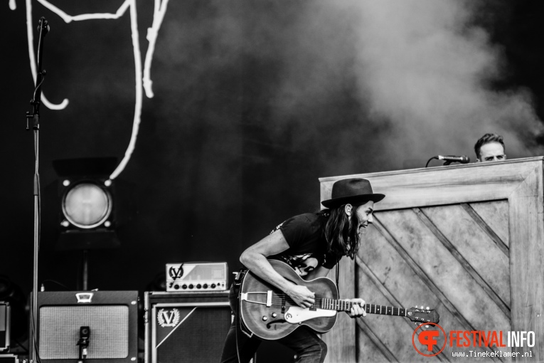 James Bay op Rock Werchter 2016 - Zondag foto