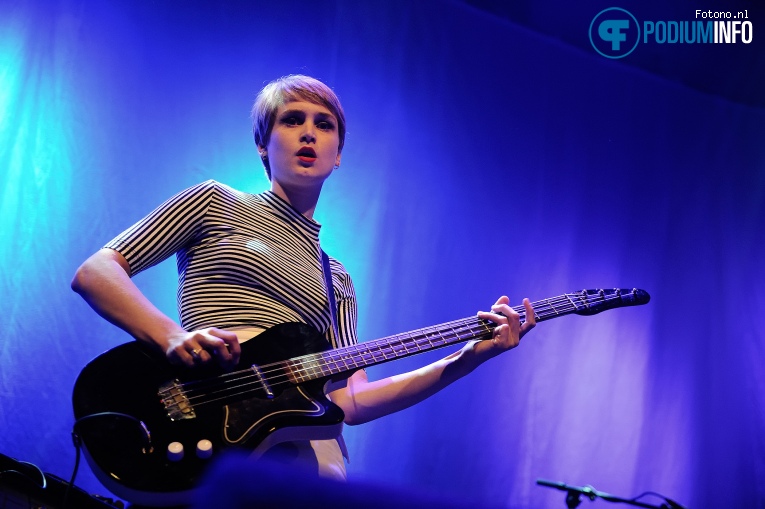 Fuz op Courtney Barnett - 05/07 - Paradiso foto