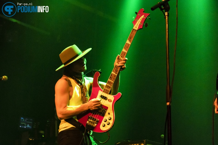 Slydigs op Vintage Trouble - 05/07 - Melkweg foto