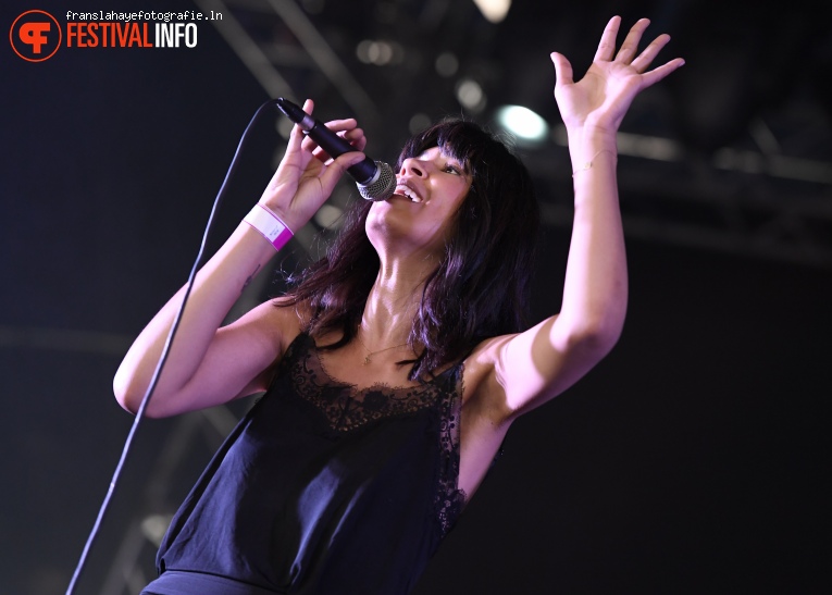 Maria Mena op Bospop 2016 foto