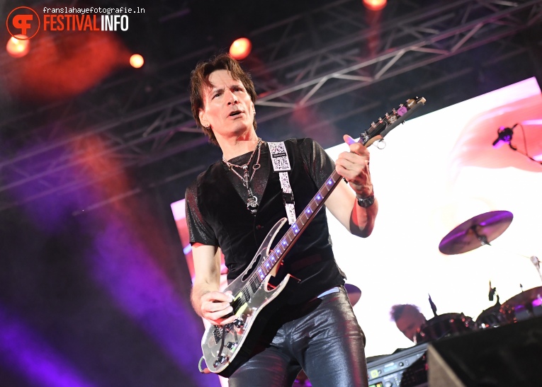 Steve Vai op Bospop 2016 foto