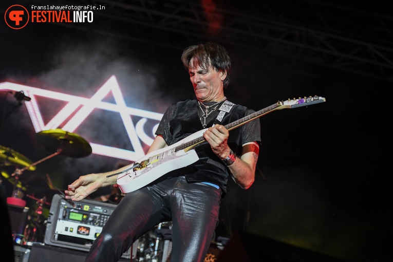 Steve Vai op Bospop 2016 foto