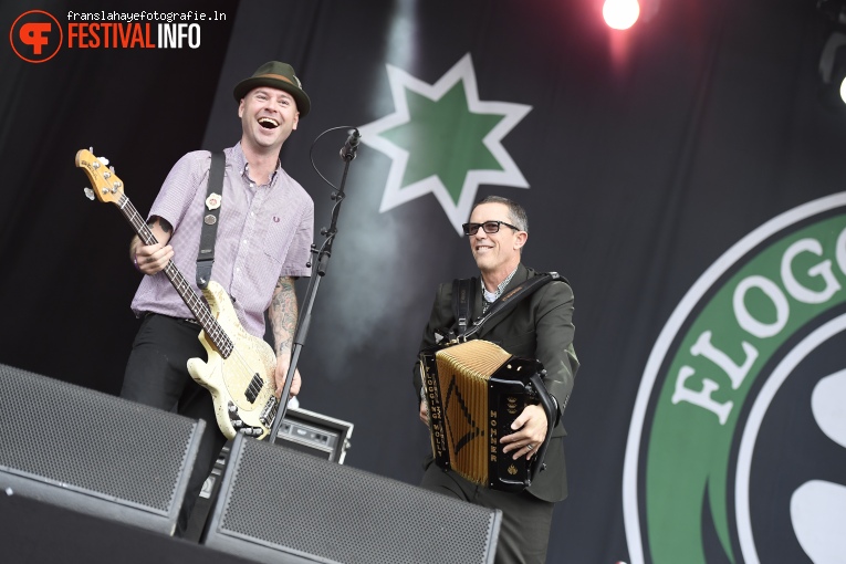 Flogging Molly op Bospop 2016 foto