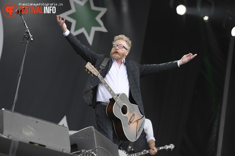 Flogging Molly op Bospop 2016 foto