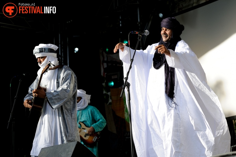 Tinariwen op Welcome To The Village 2016 - Vrijdag foto