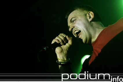 Portion Control op Frontline Assembly - 26/7 - Melkweg foto