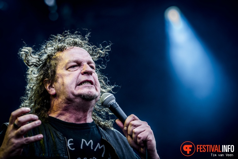 Voivod op Into The Grave 2016 foto