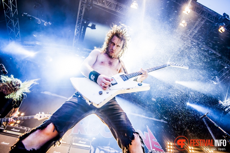 Airbourne op Into The Grave 2016 foto