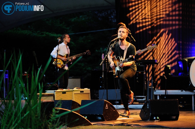 The Tallest Man on Earth op Tallest Man On Earth - 17/08 - Openluchttheater Caprera foto