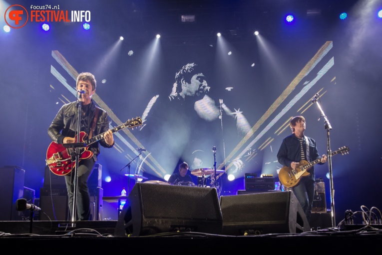 Noel Gallagher’s High Flying Birds op Lowlands 2016 - Zaterdag foto