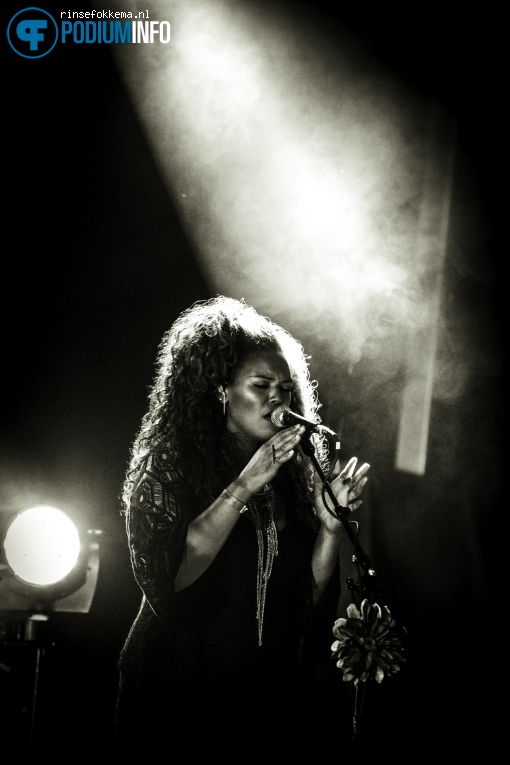 Selah Sue op Selah Sue - 01/09 - Openluchttheater Hertme foto