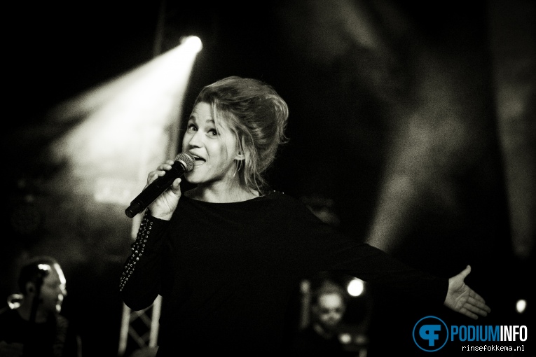 Selah Sue op Selah Sue - 01/09 - Openluchttheater Hertme foto