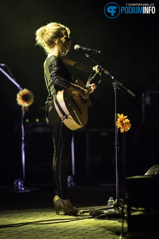 Selah Sue op Selah Sue - 01/09 - Openluchttheater Hertme foto