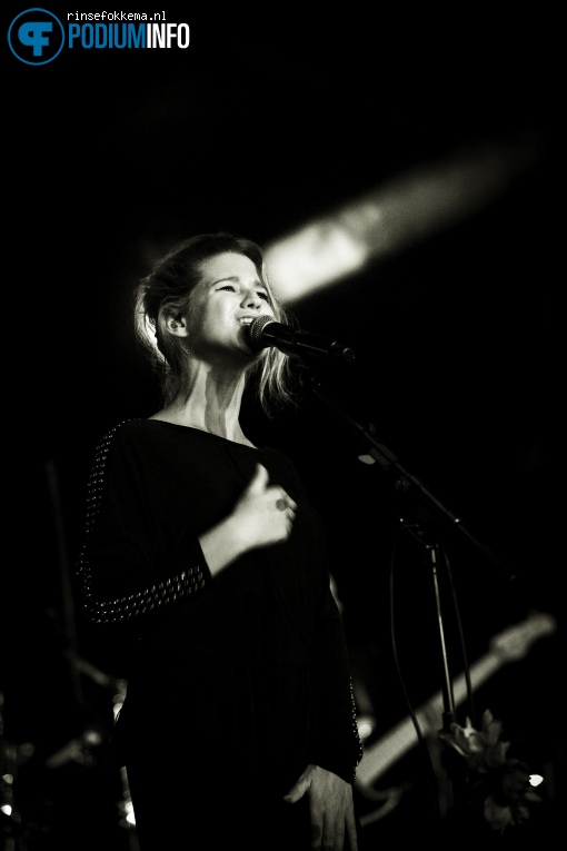 Selah Sue op Selah Sue - 01/09 - Openluchttheater Hertme foto