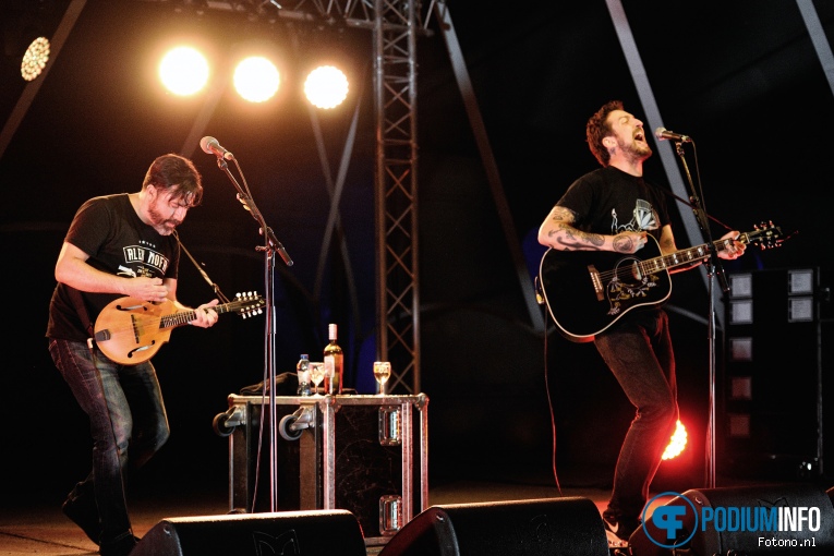 Frank Turner & The Sleeping Souls op Frank Turner & Sleeping Souls - 05/09 - Openlucht Theater Amsterdamse Bos foto