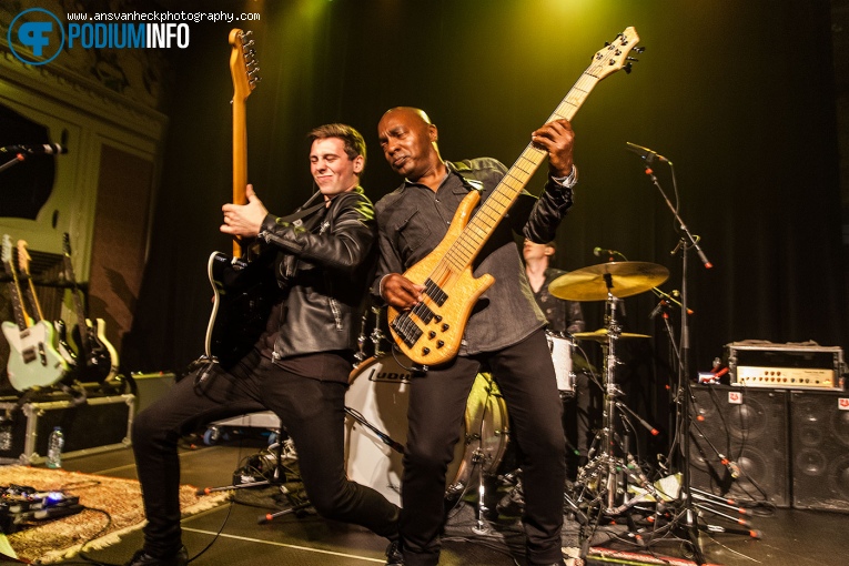 Laurence Jones op Laurence Jones - 22/09 - Luxor live foto