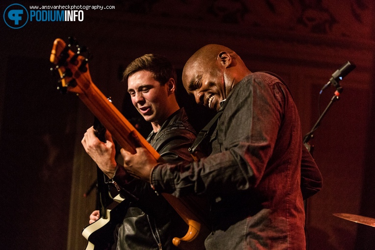 Laurence Jones op Laurence Jones - 22/09 - Luxor live foto