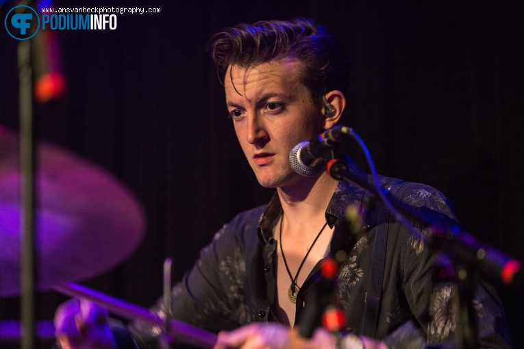 Laurence Jones op Laurence Jones - 22/09 - Luxor live foto