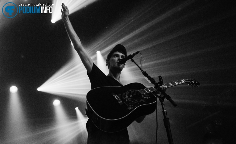 Walking On Cars op Walking On Cars - 13/09/16 - Melkweg foto