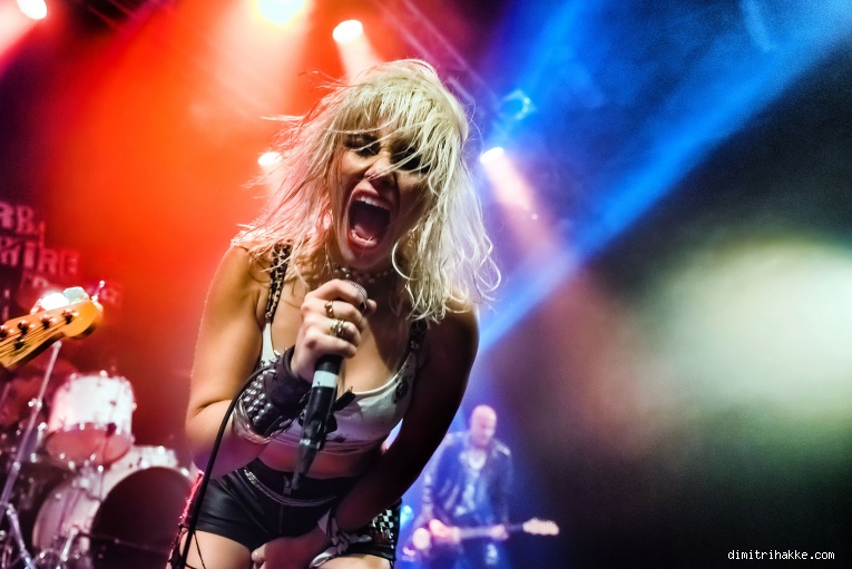 Barb Wire Dolls op Barb Wire Dolls - 20/10 - De Helling foto