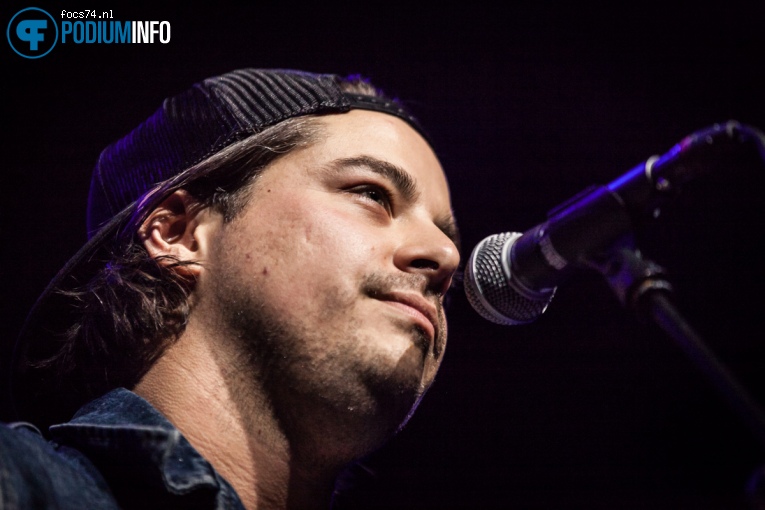 Matthew Logan Vasquez op Nathaniel Rateliff & The Night Sweats - 28/10 - TivoliVredenburg foto