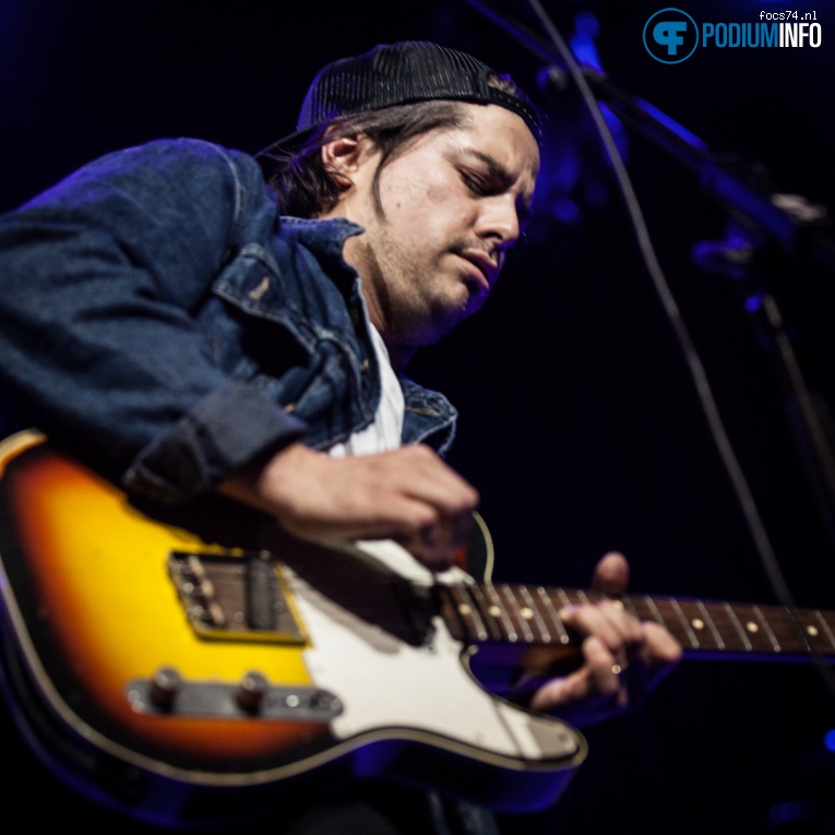 Matthew Logan Vasquez op Nathaniel Rateliff & The Night Sweats - 28/10 - TivoliVredenburg foto