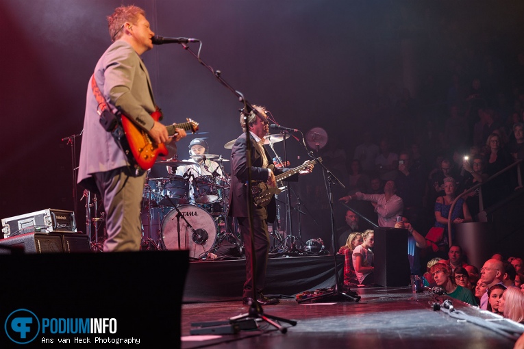 Foto Level 42 op Level 42 - 02/11 - TivoliVredenburg