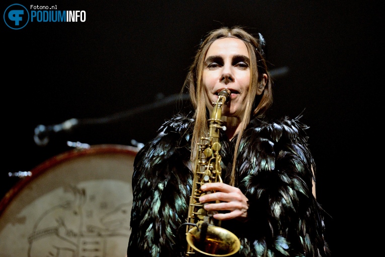 PJ Harvey op PJ Harvey - 16/10 - Heineken Music Hall foto